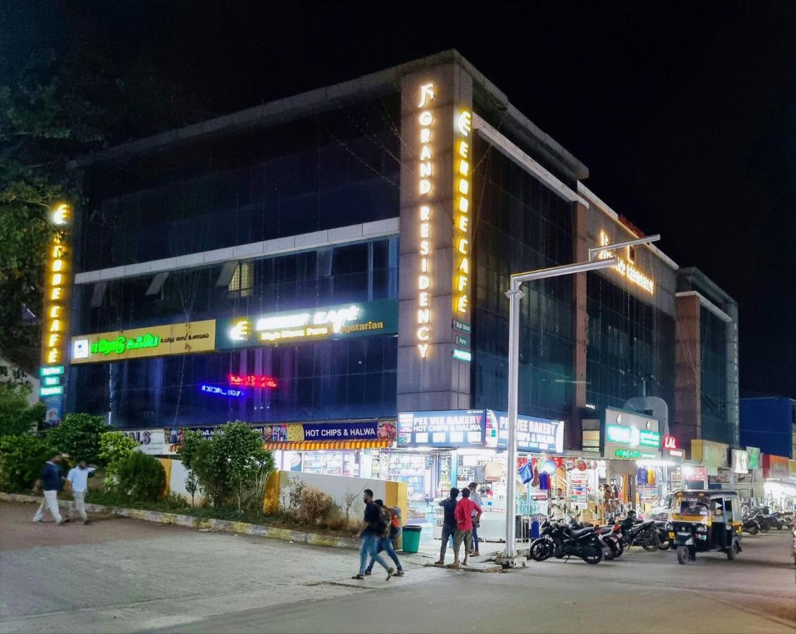 Js Grand Residency Hotel Palakkad Buitenkant foto